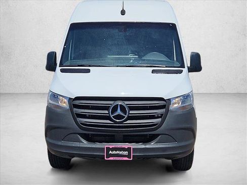 Used 2022 Mercedes-Benz Sprinter 2500 image 2
