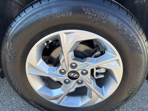 Certified 2024 Hyundai Tucson SE image 9