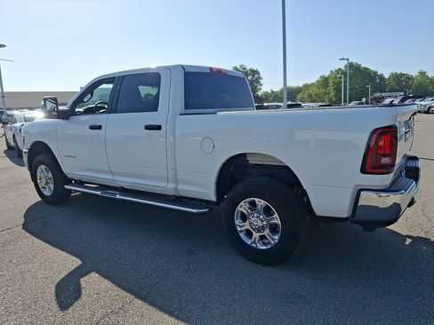 Used 2026 RAM 2500 Big Horn AWD/4WD image 4