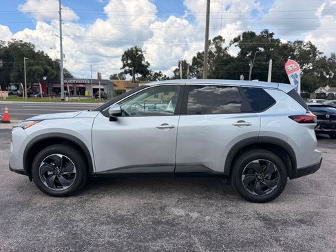 Used 2025 Nissan Rogue SV AWD/4WD image 11