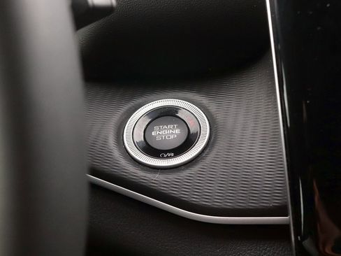 Used 2023 Jeep Grand Cherokee Laredo image 22