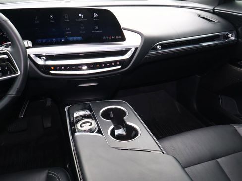 Used 2024 Cadillac Lyriq Sport RWD image 15