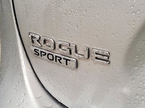 Used 2022 Nissan Rogue Sport SL image 16