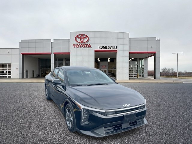 Used 2025 Kia K4 FWD image 1