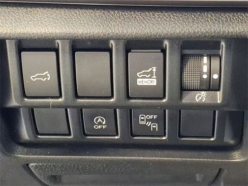 Used 2020 Subaru Forester Premium image 28
