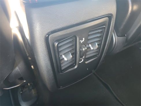 Used 2023 Dodge Durango GT image 27