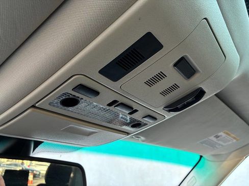 Used 2010 Land Rover Range Rover HSE LUX image 19