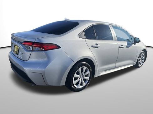 Used 2023 Toyota Corolla LE image 7
