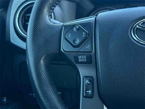 Used 2021 Toyota Tacoma TRD Off-Road image 28