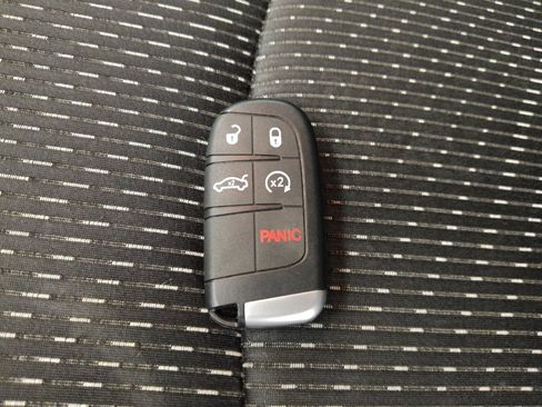 Used 2020 Dodge Journey SE w/ SE Popular Equipment Group image 32