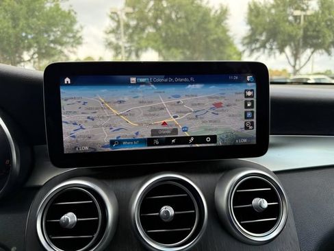 Used 2022 Mercedes-Benz GLC 300 4MATIC w/ Multimedia Package Lite image 29