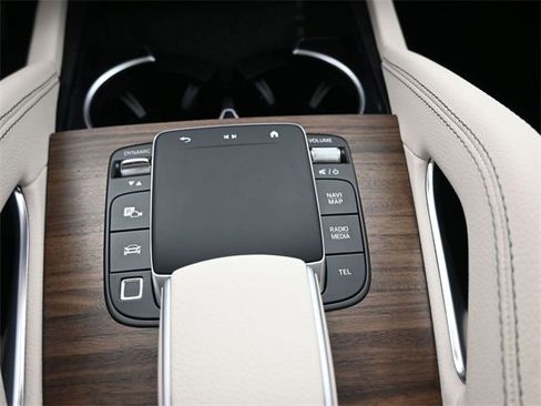 New 2026 Mercedes-Benz GLE 450 4MATIC image 9