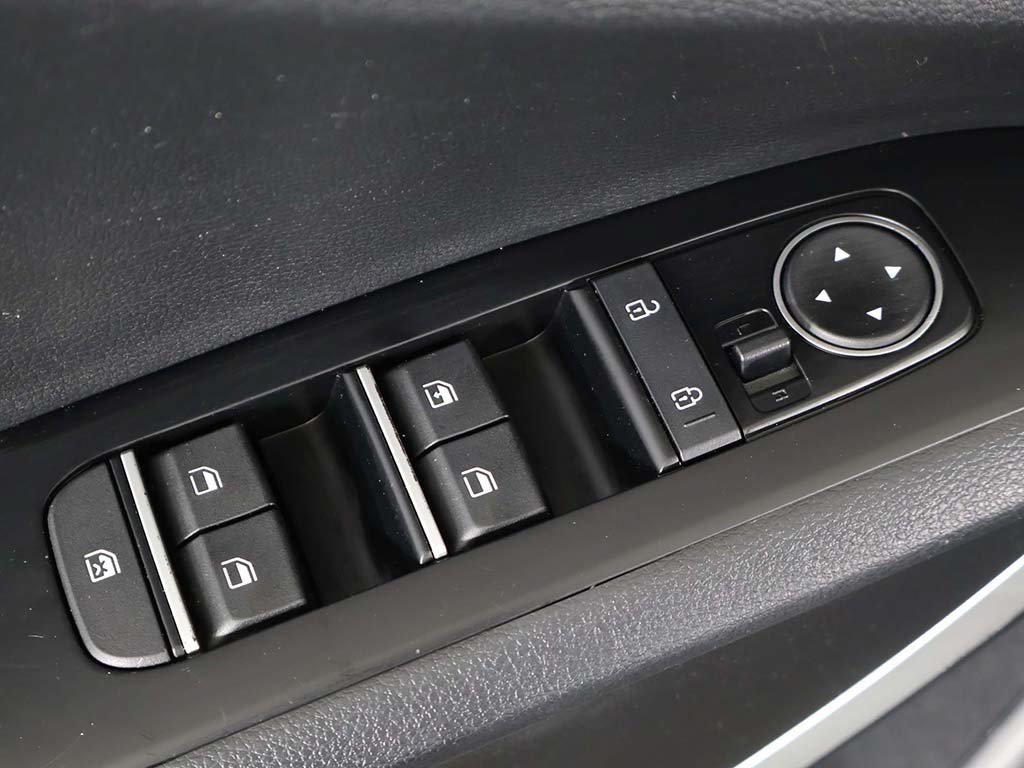 Used 2020 Kia Soul LX FWD image 32