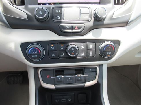 Used 2023 GMC Terrain Denali AWD/4WD image 27
