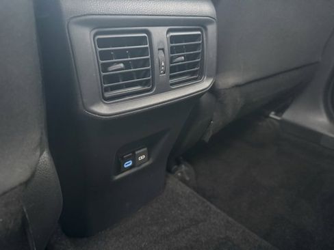 Used 2022 Toyota RAV4 XLE w/ XLE Grade Weather Package image 7