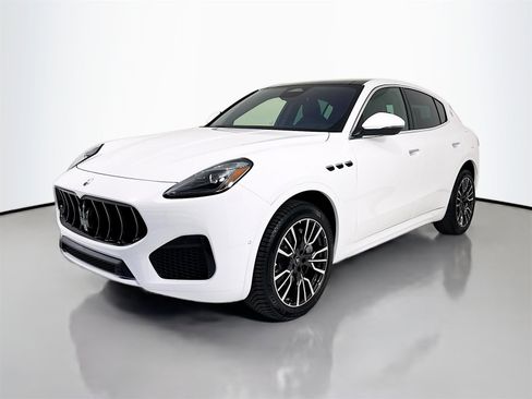 New 2025 Maserati Grecale GT image 4