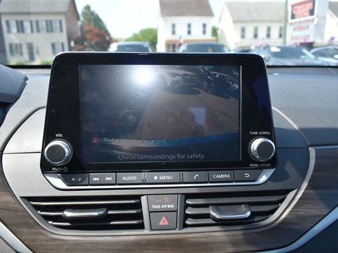 Used 2023 Nissan Altima 2.5 SV FWD image 16