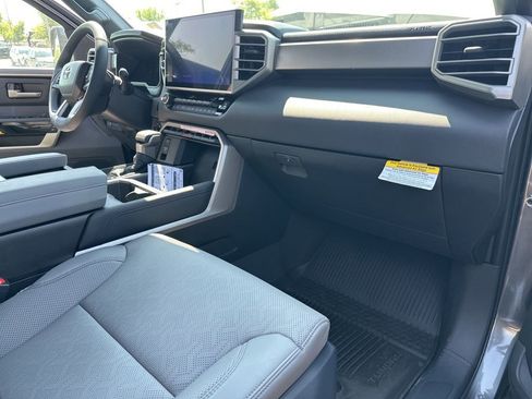 Used 2025 Toyota Tundra Limited image 32