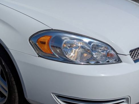 Used 2016 Chevrolet Impala LT FWD image 9