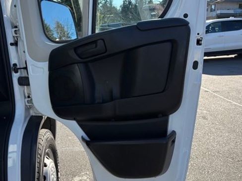 Used 2018 RAM ProMaster 2500 w/ Interior Convenience Group image 22