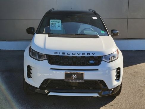 Used 2025 Land Rover Discovery Sport Dynamic SE image 11