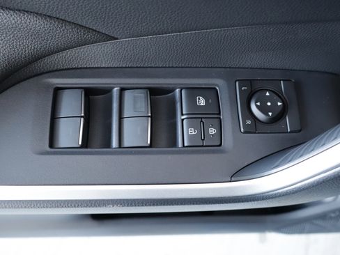 Used 2025 Toyota RAV4 XLE image 12