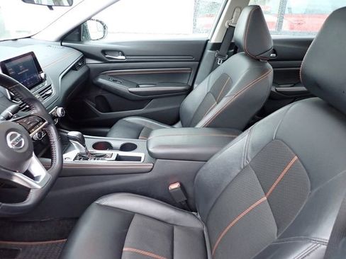 Used 2019 Nissan Altima 2.5 SR w/ SR Premium Package image 8