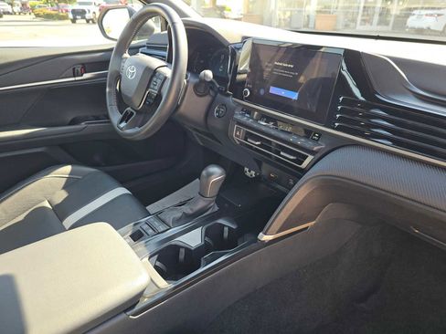 Certified 2025 Toyota Camry SE FWD image 10