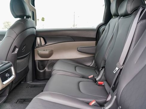 New 2026 Kia Carnival LXS image 19