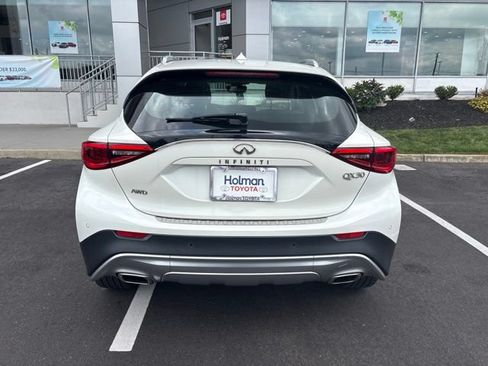 Used 2018 INFINITI QX30 Premium w/ Navigation Package AWD/4WD image 10