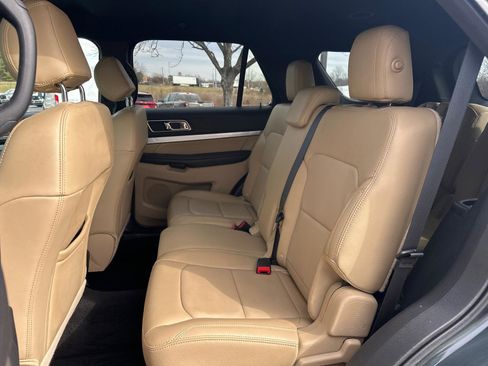 Used 2016 Ford Explorer XLT w/ Equipment Group 202A image 18