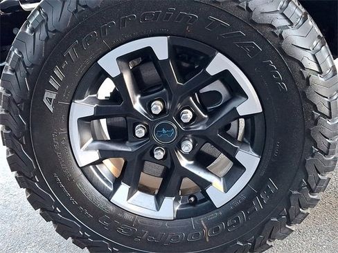 Used 2025 Jeep Wrangler Unlimited Rubicon 4xe image 15