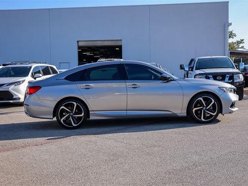 Used 2022 Honda Accord Sport image 4