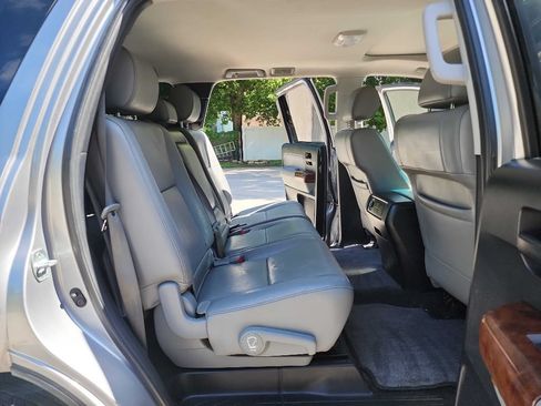 Used 2012 Toyota Sequoia SR5 w/ Premium Pkg RWD image 38