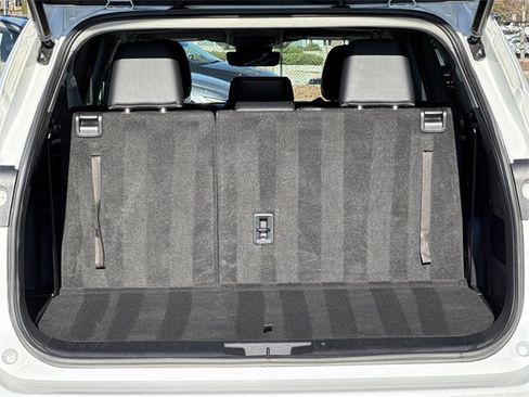 Used 2023 Toyota Highlander XLE image 18