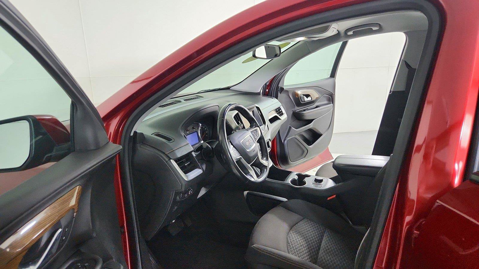 Used 2019 GMC Terrain SLE w/ Driver Convenience Package FWD image 16