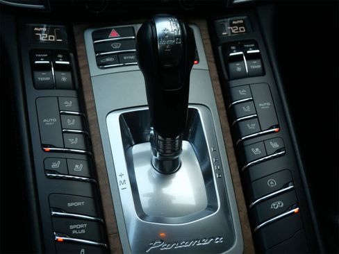 Certified 2016 Porsche Panamera GTS image 20