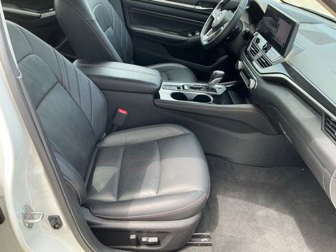 Used 2023 Nissan Altima 2.5 SR w/ SR Premium Package AWD/4WD image 20
