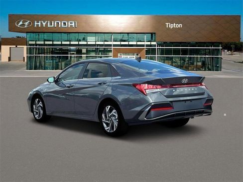 New 2025 Hyundai Elantra SEL image 5