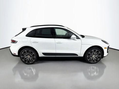 Certified 2026 Porsche Macan AWD/4WD image 8