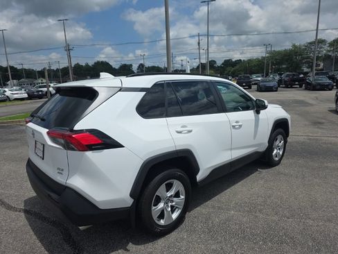 Used 2020 Toyota RAV4 XLE w/ All Weather Liner Package AWD/4WD image 4