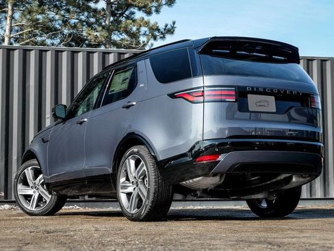 New 2026 Land Rover Discovery Dynamic SE image 2