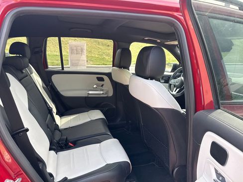 Used 2020 Mercedes-Benz GLB 250 4MATIC image 22