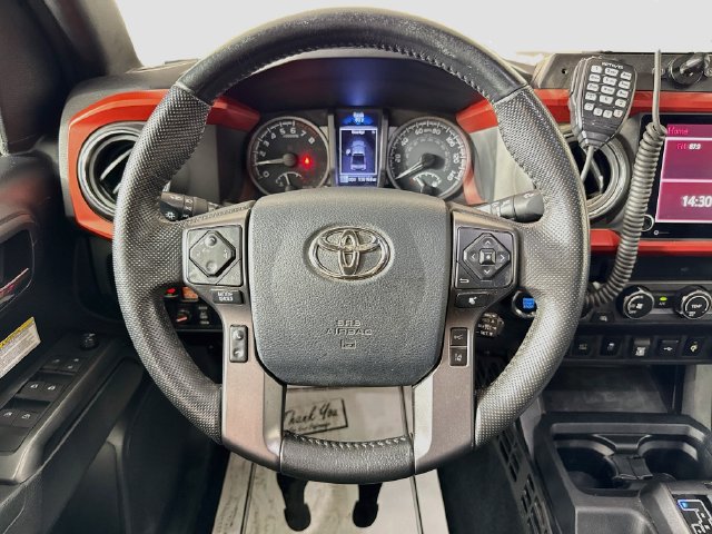 Used 2020 Toyota Tacoma TRD Off-Road AWD/4WD image 11