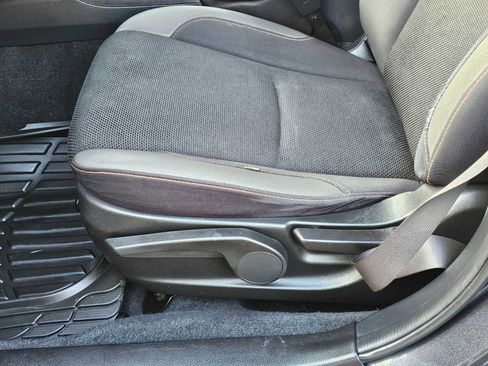 Used 2017 Subaru Crosstrek 2.0i Premium image 25