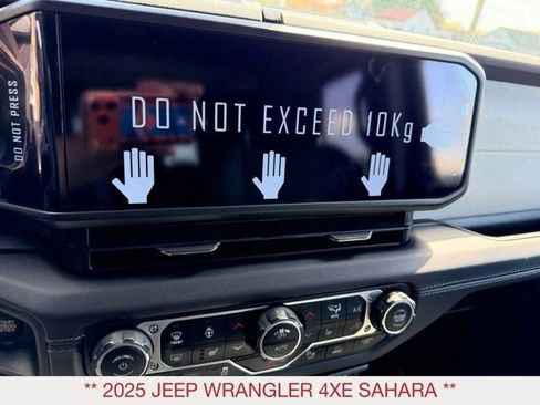 Certified 2025 Jeep Wrangler Unlimited Sahara w/ Safety Group AWD/4WD image 22