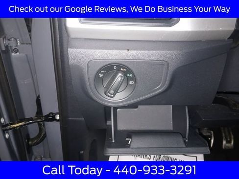 Used 2021 Volkswagen Atlas Cross Sport SE w/ Panoramic Sunroof Package image 30