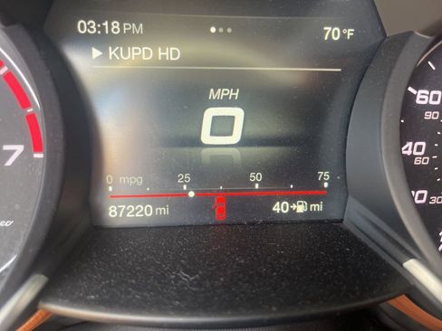 Used 2018 Alfa Romeo Giulia image 3