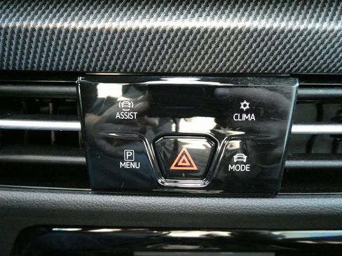 Used 2025 Volkswagen Golf w/ Euro Style Package image 26