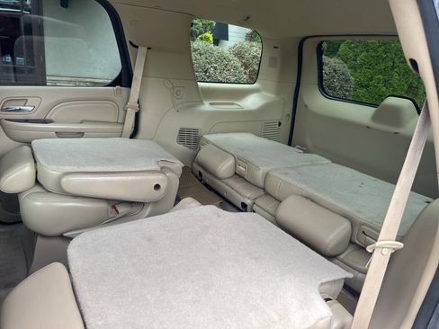 Used 2009 Cadillac Escalade AWD image 10